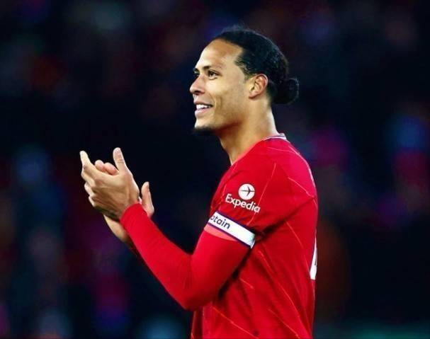 球队把对手三分线完全锁死