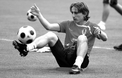 邮报：国际足联考虑强制设定比赛72小时间隔以保障球员健康