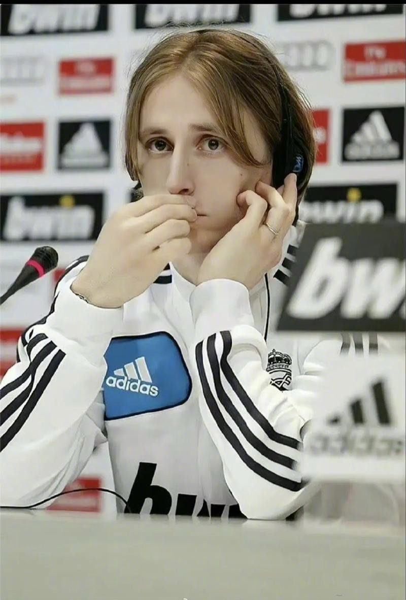 都灵主帅：我很尊重斯帕莱蒂，我们必须带着创造历史的信念比赛