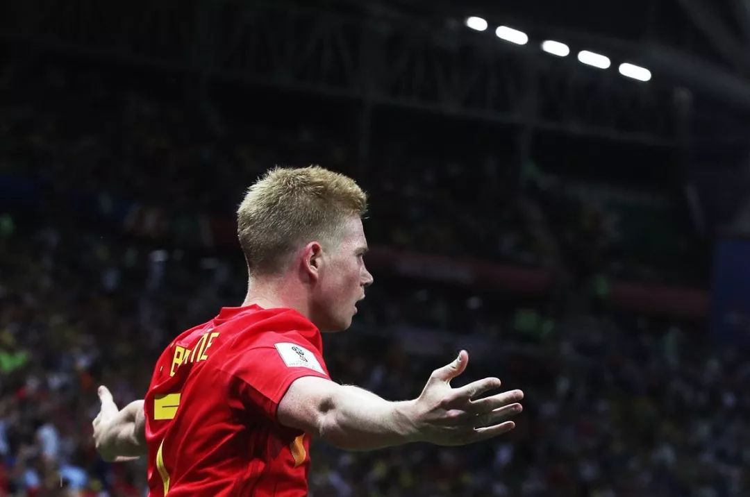 每体：桑托斯欠290万欧无力偿还，巴萨或借此机会锁定苏扎